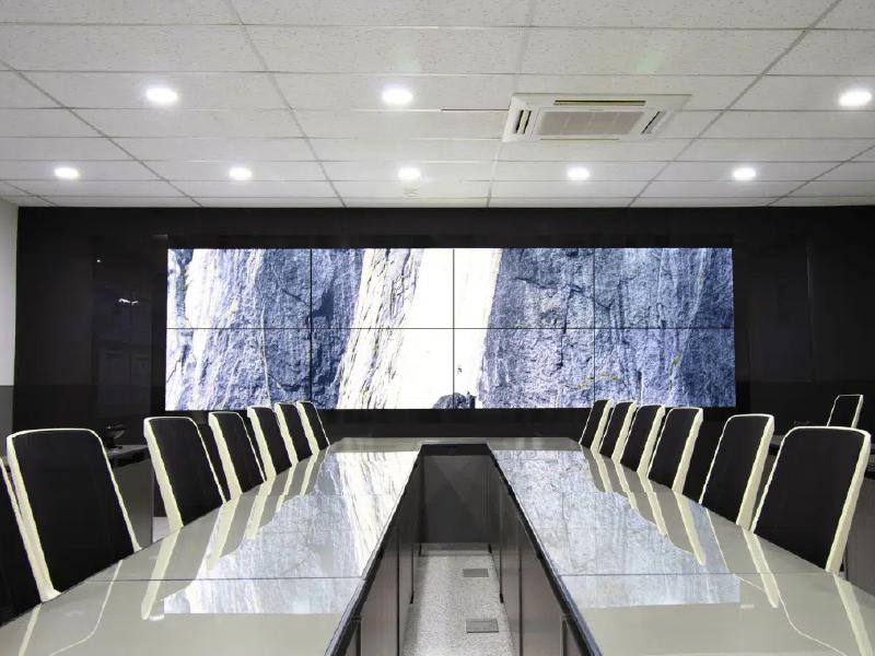 digital displays page may 2025 18