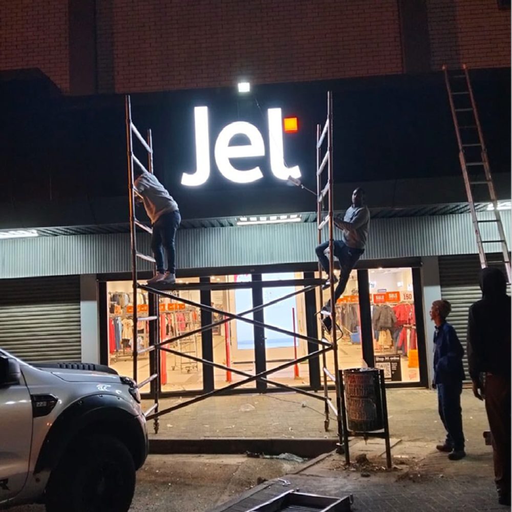 RETAIL BRANDING & ILLUMINATED SIGNAGE-2