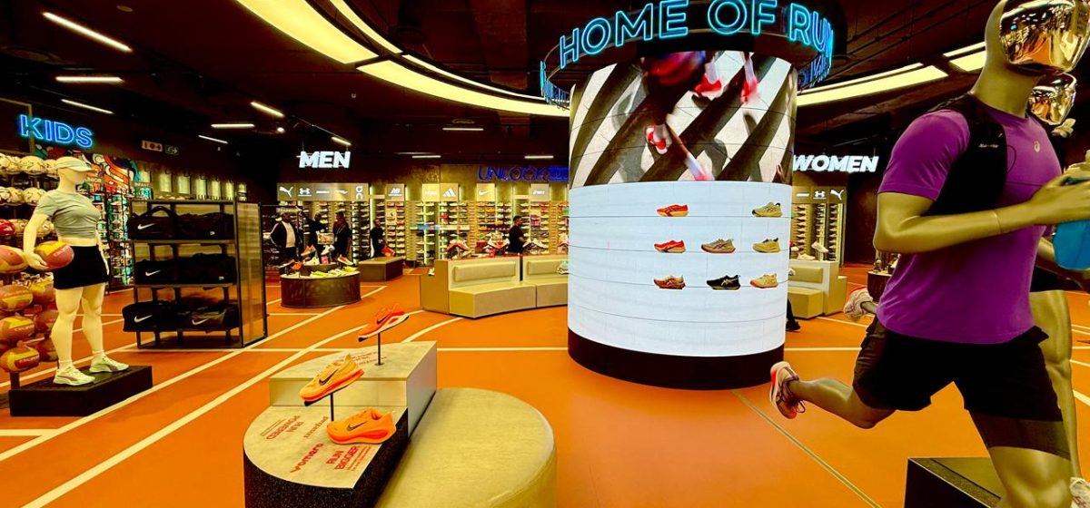 Retail-Branding-Illuminated-Signage-8